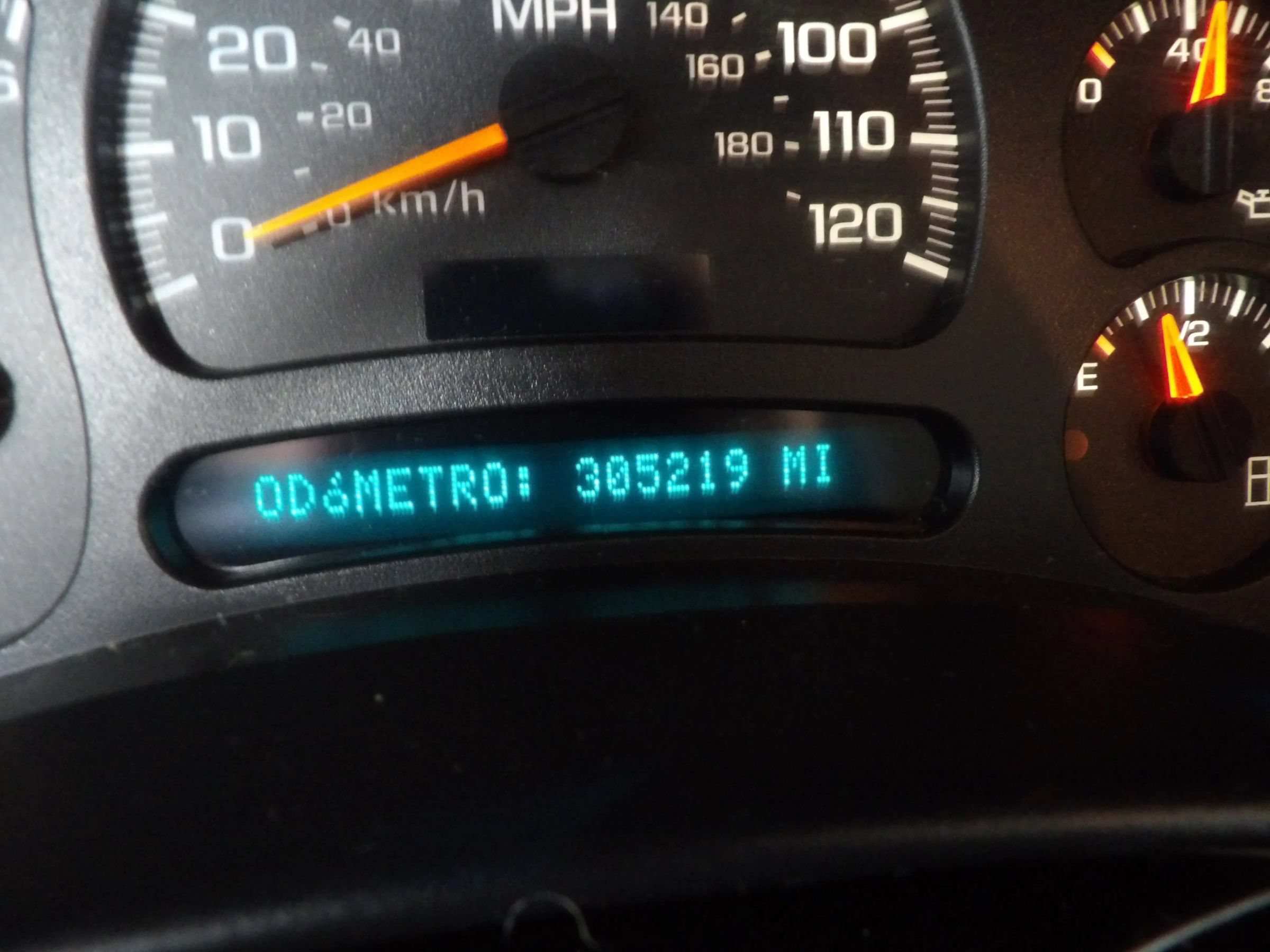 Used 2004 GMC Yukon XL SLE RWD image 16
