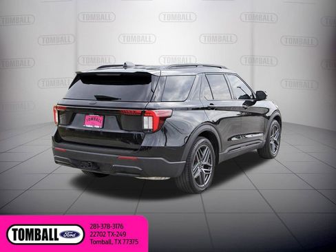 Certified 2025 Ford Explorer ST-Line w/ Premium Package RWD image 7