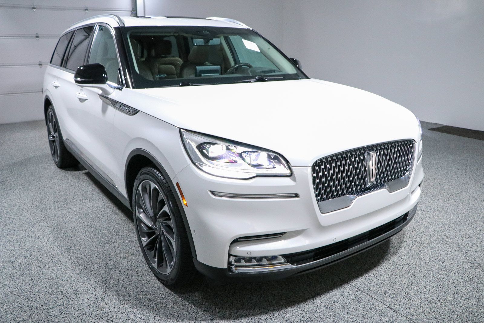 Used 2023 Lincoln Aviator Reserve w/ Equipment Group 201A RWD image 5