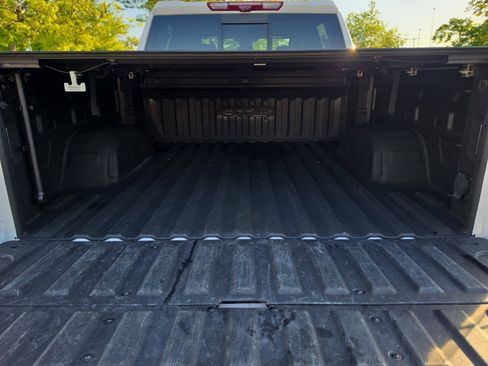 Used 2023 GMC Sierra 1500 AT4 w/ AT4 Premium Package AWD/4WD image 11