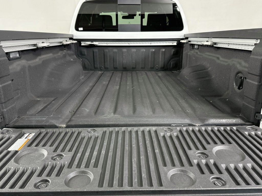 Used 2024 Nissan Frontier SV w/ SV Convenience Package RWD image 15