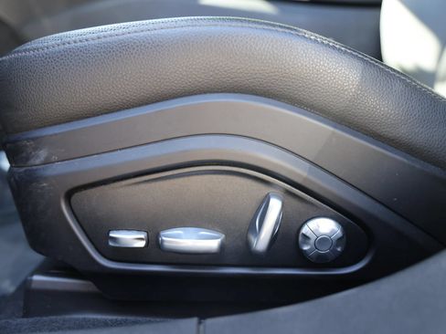 Used 2019 Porsche Panamera 4 w/ Premium Package AWD/4WD image 25