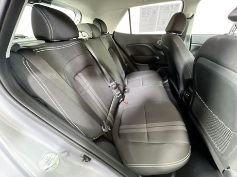 Used 2024 Hyundai Venue SEL FWD image 25
