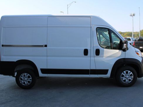 Used 2023 RAM ProMaster 1500 w/ Lane Management Group image 8