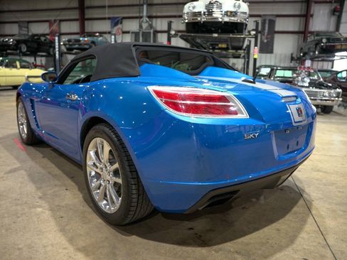 Used 2009 Saturn Sky Hydro Blue RWD image 19