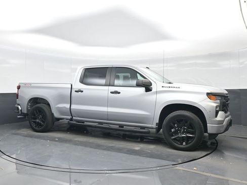 Used 2022 Chevrolet Silverado 1500 Custom w/ Rally Edition image 8