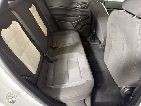 Used 2024 Chevrolet Trax RS w/ Sunroof Package FWD image 13