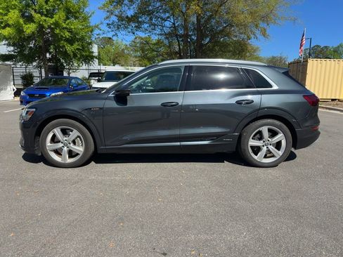 Used 2019 Audi e-tron Premium Plus image 7