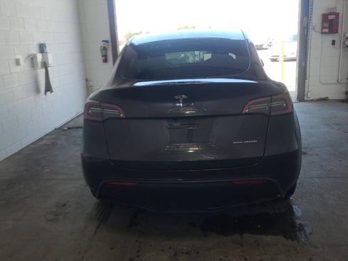 Used 2024 Tesla Model Y Long Range AWD/4WD image 7