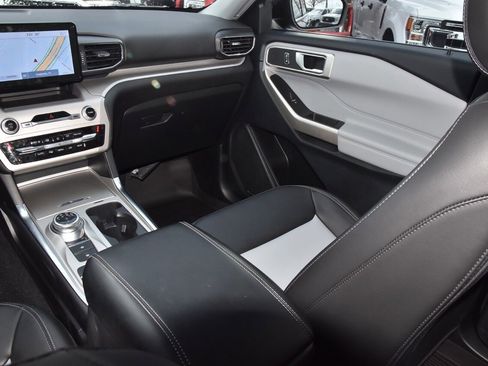 Certified 2023 Ford Explorer XLT w/ Equipment Group 202A image 18