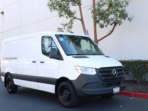 Used 2023 Mercedes-Benz Sprinter 1500 image 1