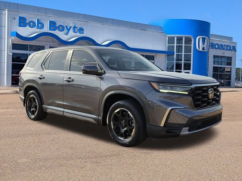 Used 2025 Honda Pilot EX-L image 3