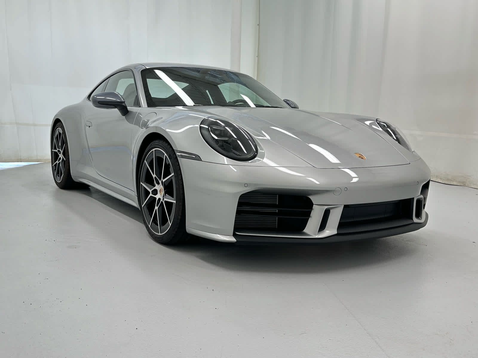 Used 2025 Porsche 911 Carrera T RWD image 1