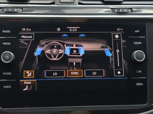 Used 2021 Volkswagen Tiguan SE w/ Panoramic Sunroof Package AWD/4WD image 40