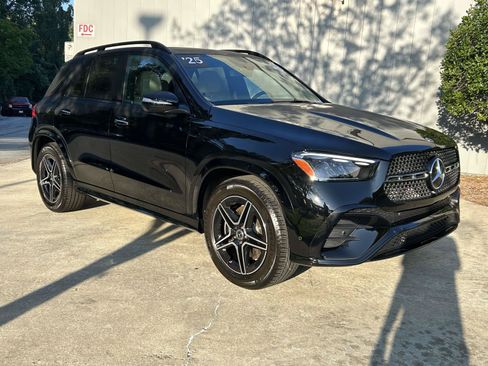 Certified 2025 Mercedes-Benz GLE 450 4MATIC image 4