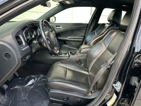 Used 2020 Dodge Charger SXT w/ Leather Interior Group image 9