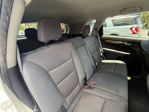 Used 2013 Kia Sorento LX AWD/4WD image 20