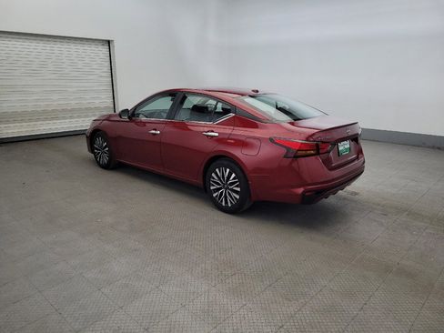 Used 2024 Nissan Altima 2.5 SV FWD image 3