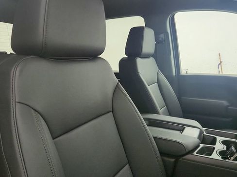 Used 2017 Chevrolet Express 3500 Extended RWD image 19