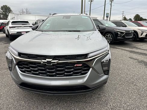 New 2026 Chevrolet Trax RS w/ Driver Confidence Package image 2