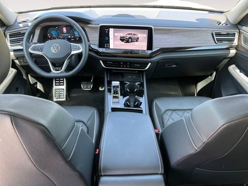 Certified 2025 Volkswagen Atlas SEL Premium R-Line image 13