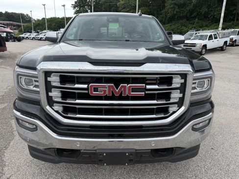 Used 2018 GMC Sierra 1500 SLT AWD/4WD image 2