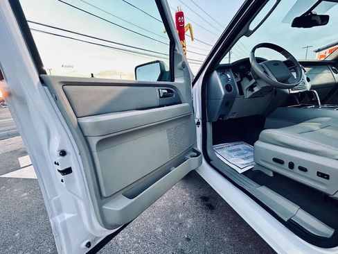 Used 2009 Ford Expedition Limited image 24