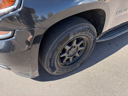 Used 2018 Chevrolet Suburban LT image 10