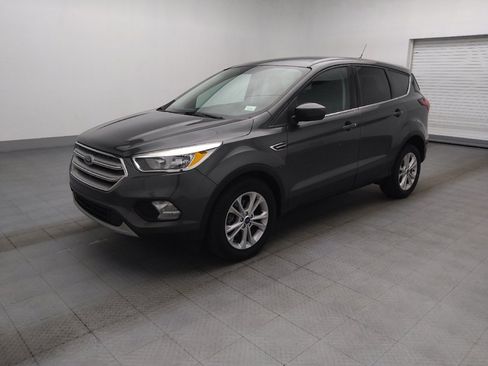 Used 2019 Ford Escape SE FWD image 2