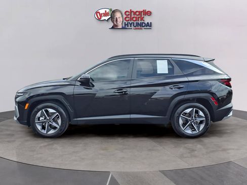 Certified 2025 Hyundai Tucson SEL image 2