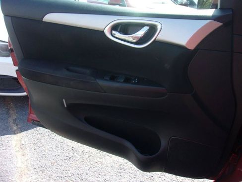 Used 2015 Nissan Sentra SV FWD image 11