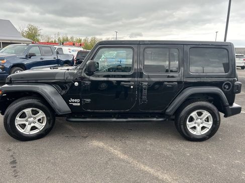 Used 2018 Jeep Wrangler Unlimited Sport S AWD/4WD image 4