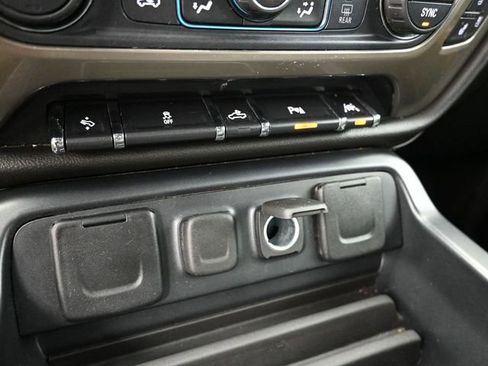 Used 2017 Chevrolet Silverado 1500 High Country AWD/4WD image 27