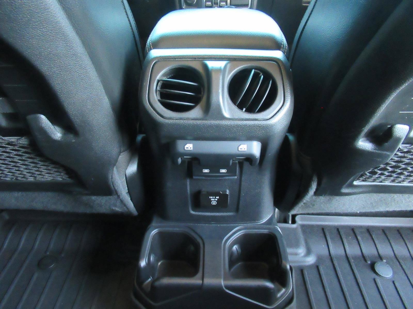 Used 2022 Jeep Wrangler Unlimited Rubicon w/ Dual Top Group AWD/4WD image 34