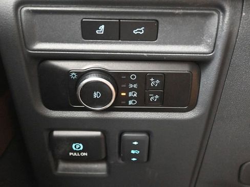Used 2024 Ford Expedition Limited AWD/4WD image 23