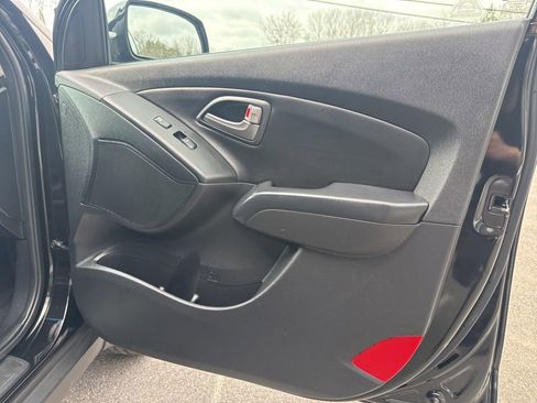 Used 2015 Hyundai Tucson Limited image 30