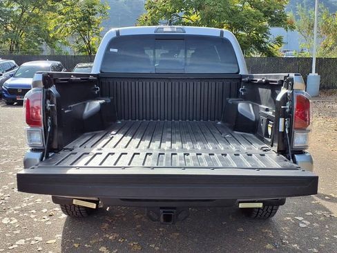 Used 2023 Toyota Tacoma TRD Sport image 6