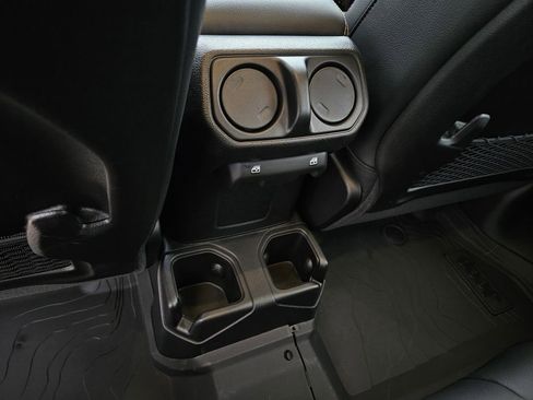 New 2026 Jeep Gladiator Sport AWD/4WD image 11