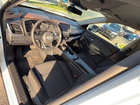 Used 2023 Nissan Rogue SV FWD image 12