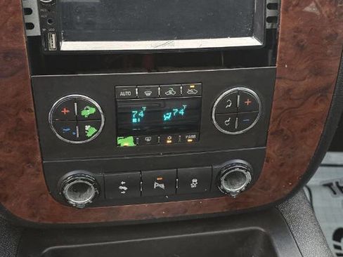 Used 2012 Chevrolet Avalanche LT w/ All-Star Edition image 21