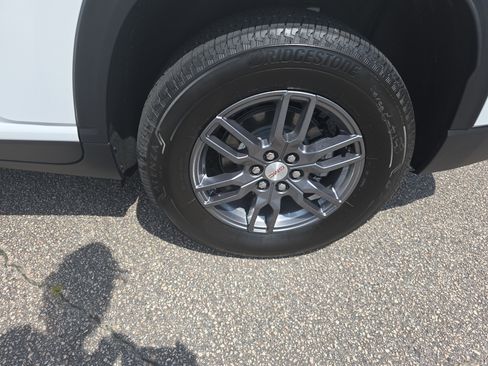 New 2025 GMC Acadia Elevation image 30