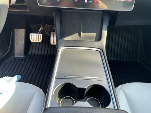 Used 2021 Tesla Model Y Performance image 19