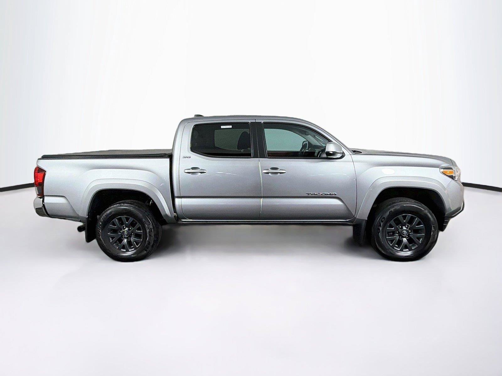 Used 2023 Toyota Tacoma SR5 AWD/4WD image 12