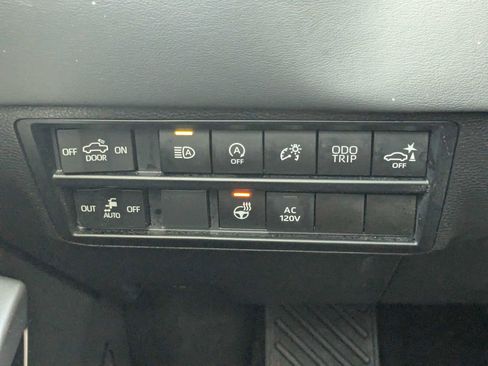 Used 2024 Toyota Tundra Platinum AWD/4WD image 33