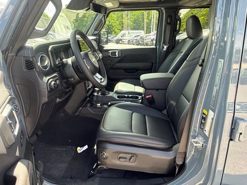 New 2026 Jeep Wrangler Unlimited Sahara AWD/4WD image 16