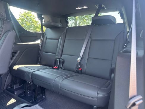 Used 2025 GMC Yukon Denali w/ Advanced Technology Package AWD/4WD image 20
