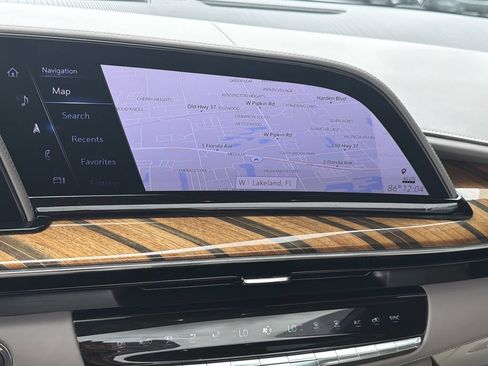 Certified 2023 Cadillac Escalade Premium Luxury Platinum AWD/4WD image 24