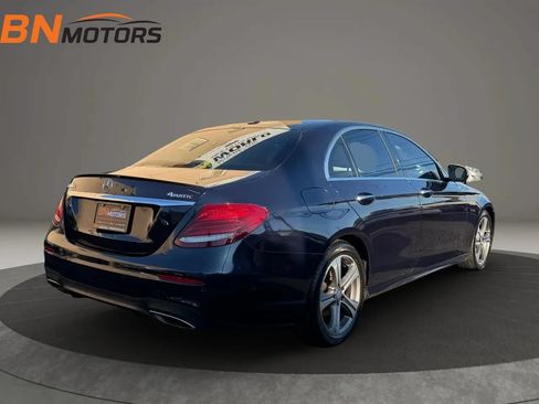 Used 2017 Mercedes-Benz E 300 4MATIC image 5