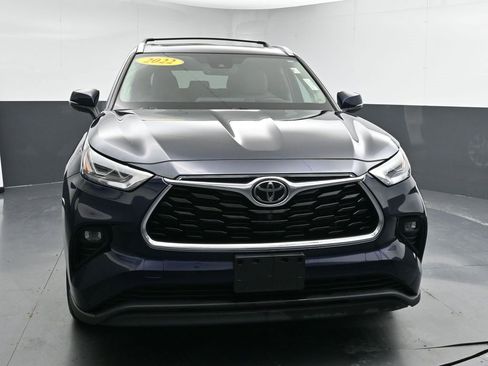 Used 2022 Toyota Highlander Limited image 3