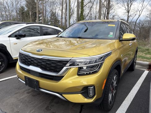 Used 2021 Kia Seltos SX w/ SX Sunroof Package image 3